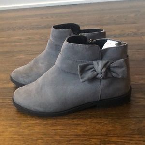 Girl’s Grey Booties with Bow Detail